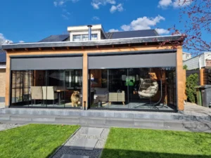 Houten overkapping aan huis